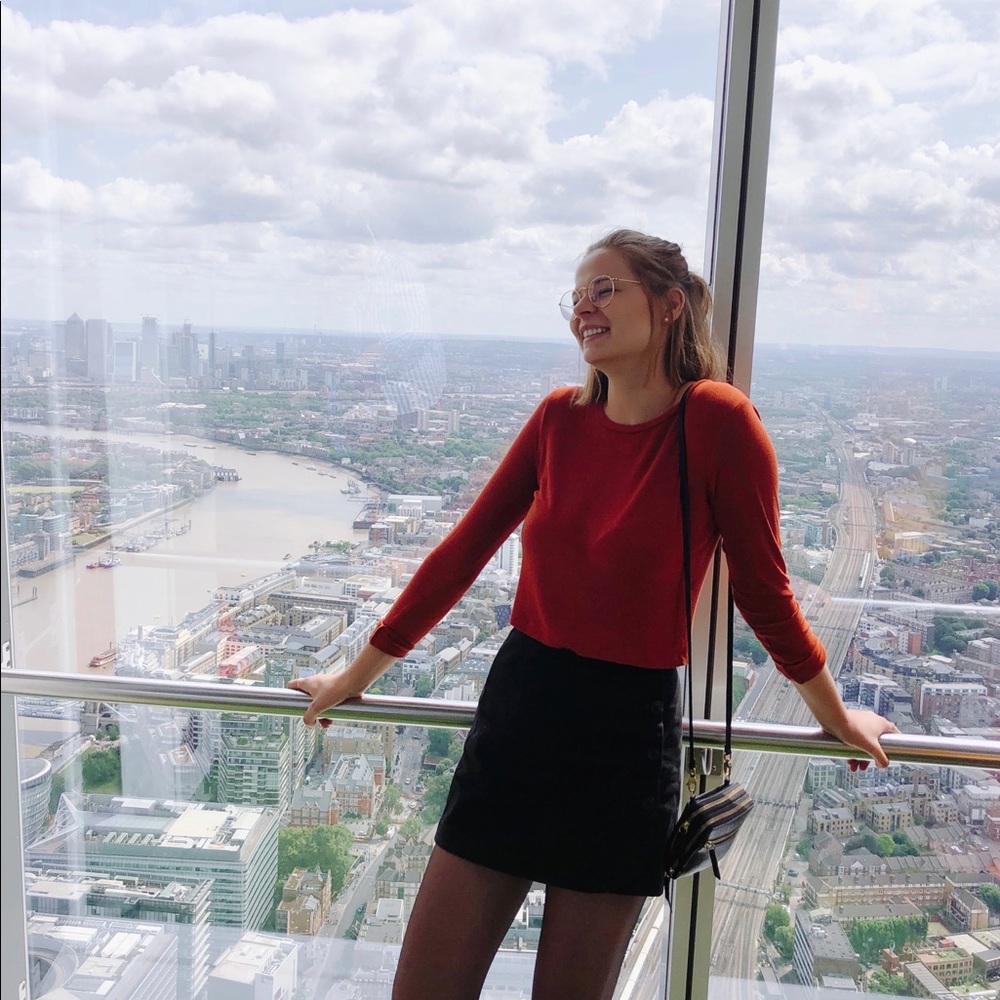 Meet your Posher, Emily